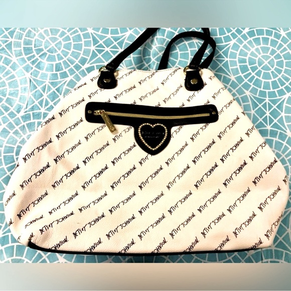 Betsey Johnson black and white tote bag.
Reversible NWOT - Picture 9 of 10